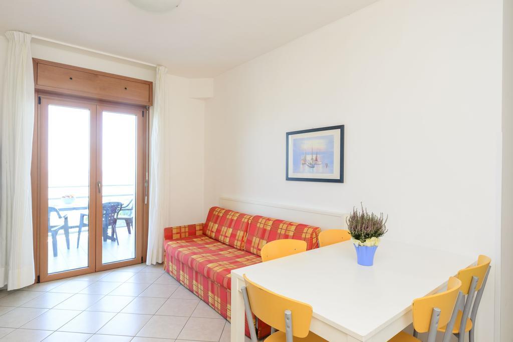 Sunbeach Apartments Λινιάνο Σαμπιαντόρο Εξωτερικό φωτογραφία