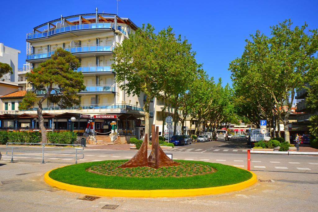 Sunbeach Apartments Λινιάνο Σαμπιαντόρο Εξωτερικό φωτογραφία