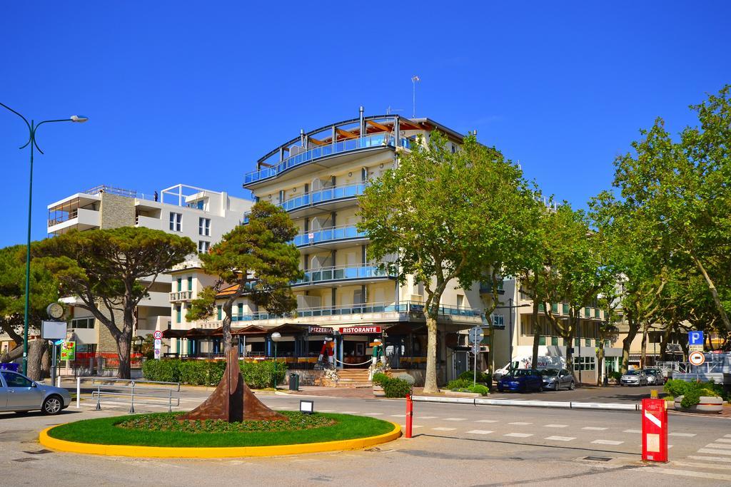 Sunbeach Apartments Λινιάνο Σαμπιαντόρο Εξωτερικό φωτογραφία